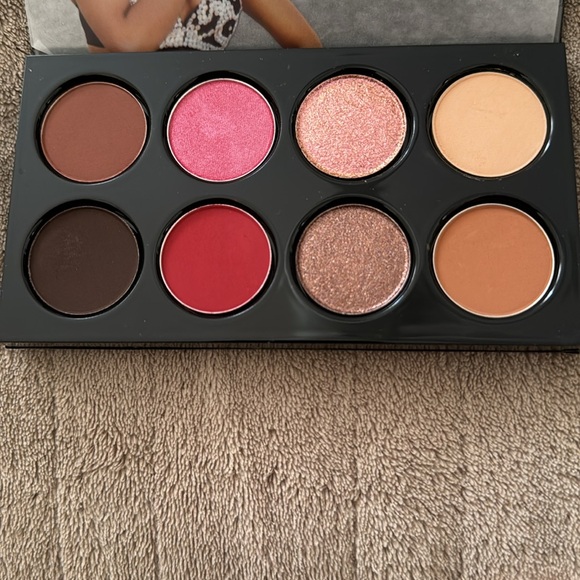 BNIB MAC X SELENA EYE SHADOW X 8 - ME SIENTO - Picture 5 of 5